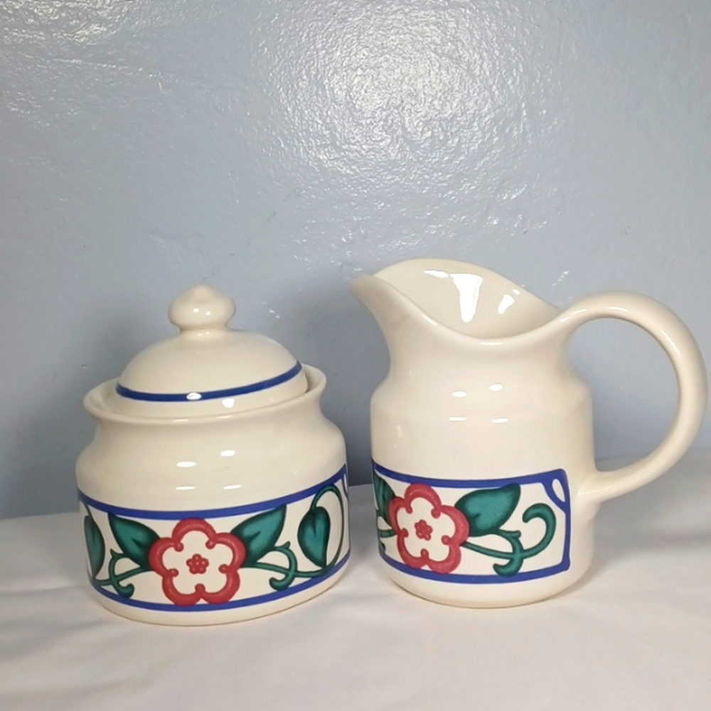 Vintage Pfaltzgraff "Arbor Vine" Creamer and Sugar-bowl with Lid